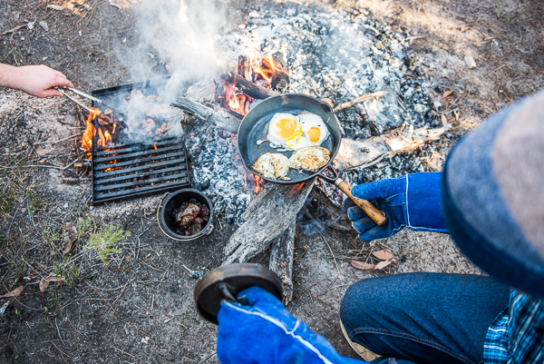 Making breakfast on open fire